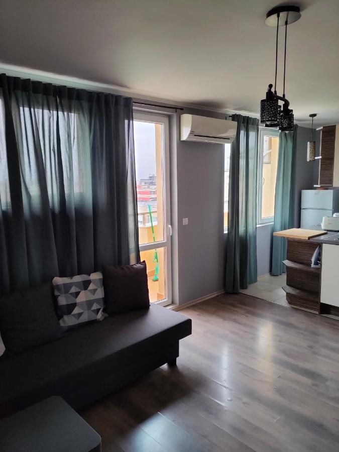 Апартаменти Mladost 1 Near The Metro *