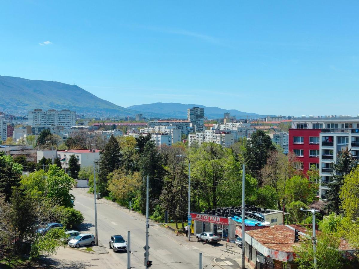Апартаменти Mladost 1 Near The Metro